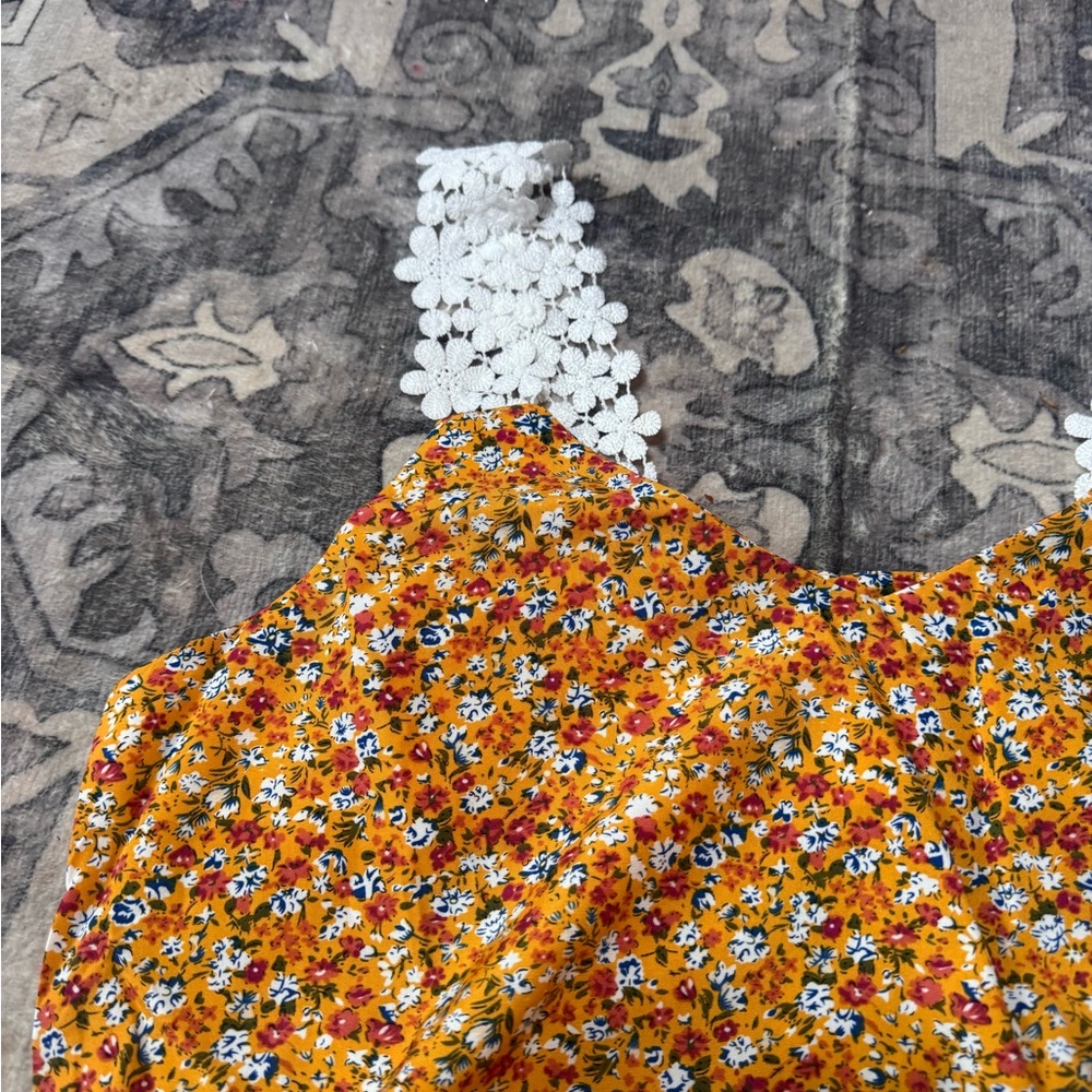 Chic Nation Floral Yellow Top - Picture 2 of 4